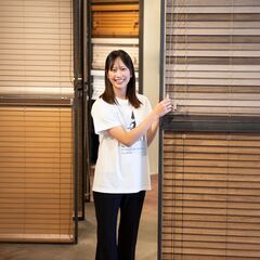 カーテンの提案・接客スタッフ