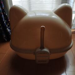 猫ベッドとして使用していたネコ型猫トイレの画像