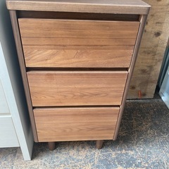 三段収納家具