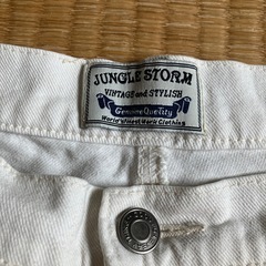 ホワイトジーンズの画像
