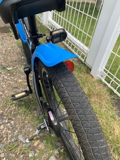 自転車　子供　18インチ　男の子　青　黒　群馬県　伊勢崎市　引き取り限定 美品】自転車18インチ 子供男の子青黒 (no-bu) 新伊勢崎の自転車