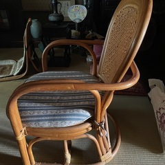 ラタンチェアの画像