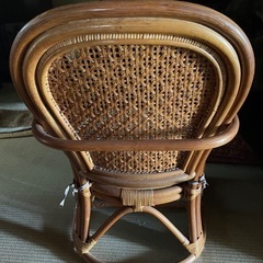 ラタンチェアの画像