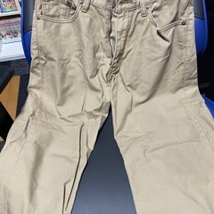Levi’s チノパン