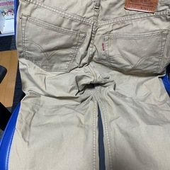 Levi’s チノパンの画像