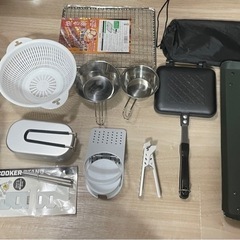 キャンプ用品　クッカー　ミニテーブル　他