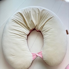 エールベベ ギュット4WAYマシュマロ 授乳クッション 抱き枕の画像