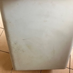 蓋つきゴミ箱の画像