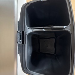 ゴミ箱2分別の画像