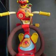アンパンマン三輪車の画像