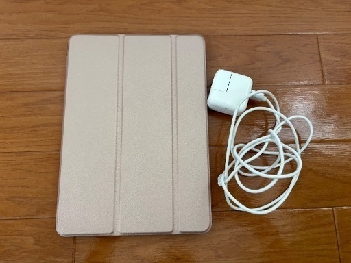 iPad Pro 9.7インチ 32GB SIMフリー・シルバー【充電器・コード付き】