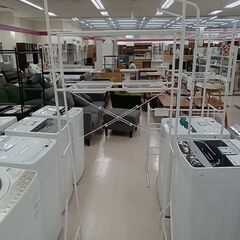 リユースのサカイ栃木店★ジモティ割あり★  ハ洗濯ラック ホワイ...