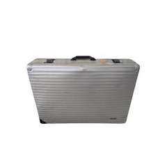 アルミ素材の良デザイン。80L RIMOWA リモワ　オパール①の画像