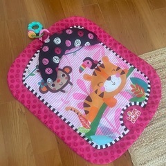 赤ちゃん　プレイマット　海外製品