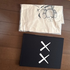 カウズ　アートブック　kaws