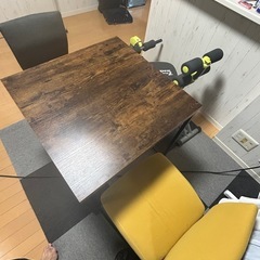 ダイニング2人掛けテーブル❗️早い者勝ち