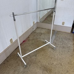 業務用ハンガーラック　白色1