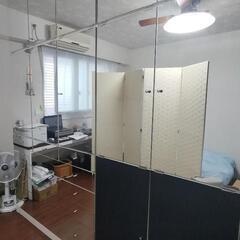 鏡面　壁一面収納　差し上げます。二本