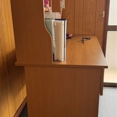 ニトリ 勉強机 学習机 コンセント付の画像