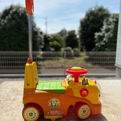 わんわん 手押し車 足蹴り車の画像
