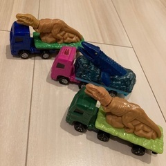 ハッピーセット　恐竜　ミニカー