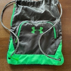 UNDER ARMOUR アンダーアーマー⭐︎ナップサック　グリーン