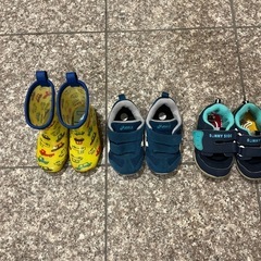 14センチ、15センチまとめうりバラ売りok 子供用長靴、スニーカー3足の画像