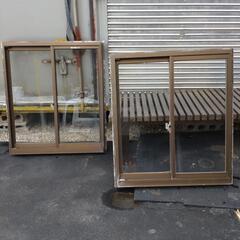TOSTEM　トーヨーサッシ　２つまとめて