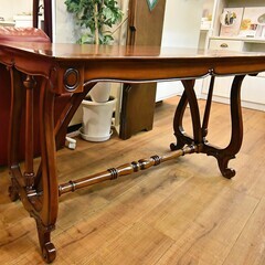 ●値下げ(*'ω'*)●2024年購入(^_-)-☆●ギリシャ様式　マホガニー　べネシア　ダイニングテーブル●相模原　横浜　神奈川●Y-KAGU　ロココ　ヨーロピアン●の画像