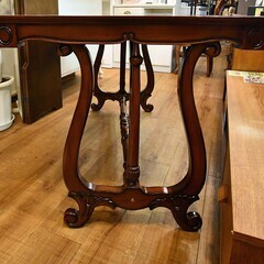 ●値下げ(*'ω'*)●2024年購入(^_-)-☆●ギリシャ様式　マホガニー　べネシア　ダイニングテーブル●相模原　横浜　神奈川●Y-KAGU　ロココ　ヨーロピアン●の画像