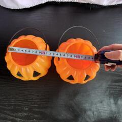 ハロウィングッズ中2個の画像