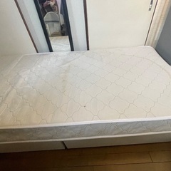 引き出し付きシングルベッド