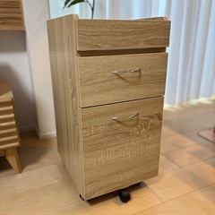 【組み立て済新品】デスク下ワゴン キャビネット【美品です】の画像