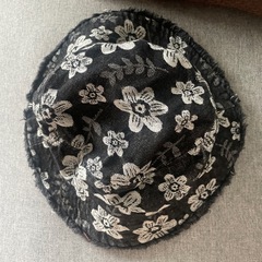 NovemBirth 花柄デニムバケットハットの画像