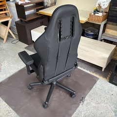 【美品中古】ウィステリア・フリーダムチェア Wisteriaゲーミングチェア ファブリック オットマン付 の画像