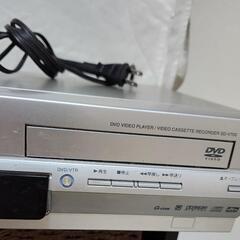 TOSHIBA製SD-V700　一体型DVDビデオプレーヤーの画像