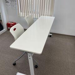【オフィス什器】会議用スタッキングテーブル（折りたたみ式）
