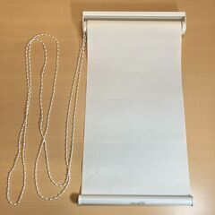 ロールスクリーン（アイボリー）30×180cm
