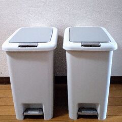 【ニトリ】抗菌・消臭／2WAYペダルペール／20L ／ゴミ箱／1個¥300、2個¥500の画像