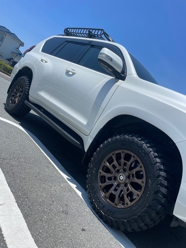 プラドホイールつき17インチブロックタイヤ