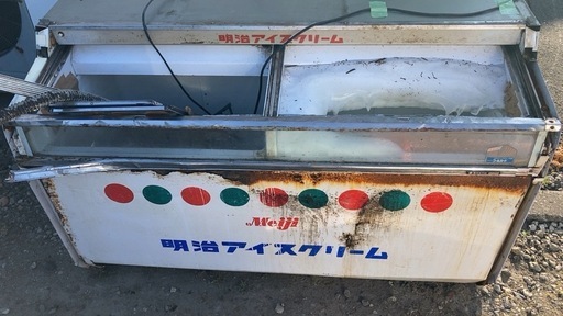 明治アイスクリーム　冷凍庫　昭和レトロ　ビンテージ 昭和レトロなアイスクリーム冷凍庫