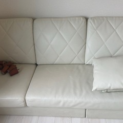 最終値下げ！  LOWYAカウチソファー