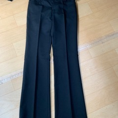 レディーススーツ黒　
上9号下7号洋服の青山　の画像