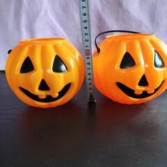 ハロウィングッズ中2個の画像