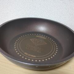 ダイヤモンドコーティング　アイリスオーヤマ　フライパン