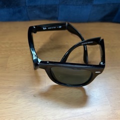 【未使用】Ray Ban 折りたたみサングラスの画像
