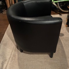 IKEA 1人用ソファ　ブラック　座り心地いいですよ　中古の画像