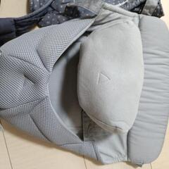 エルゴベビー 抱っこひも ネイビー・ドット インファントインサート付きの画像