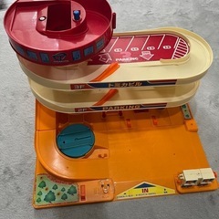トミカビルパーキング　おもちゃ