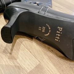 【新品未使用】pitti　ピッティ レザーロングブーツ 内側ジップの画像